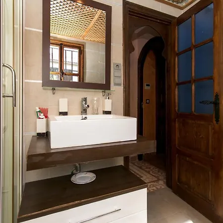 Charming Andalusian House - Free Parking Grenade