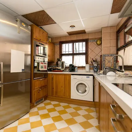 Charming Andalusian House - Free Parking *