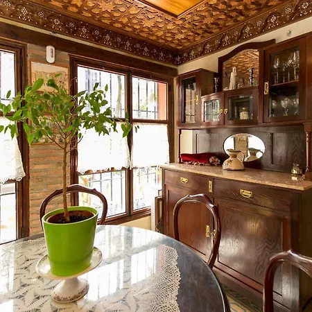 Charming Andalusian House - Free Parking *