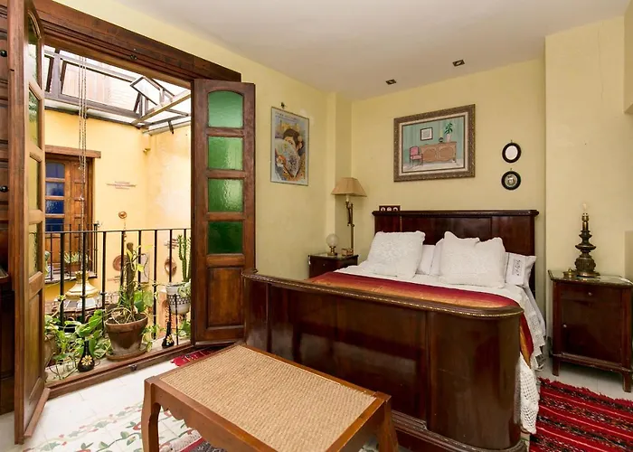Charming Andalusian House - Free Parking Granada